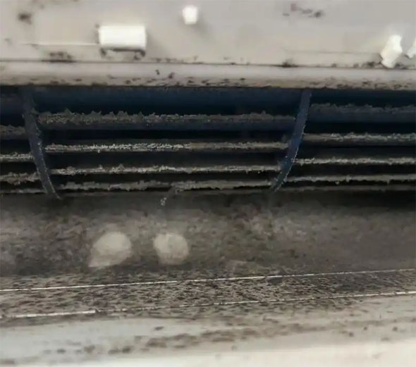 宝丰空调吹的风有股烧焦味是怎么回事